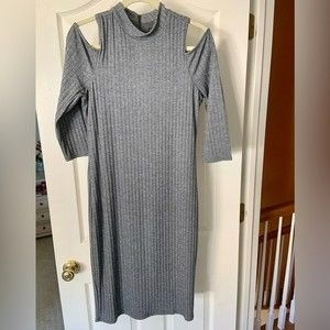 WHBL grey cold shoulder knit dress size Medium lined zipper in back. NWOT